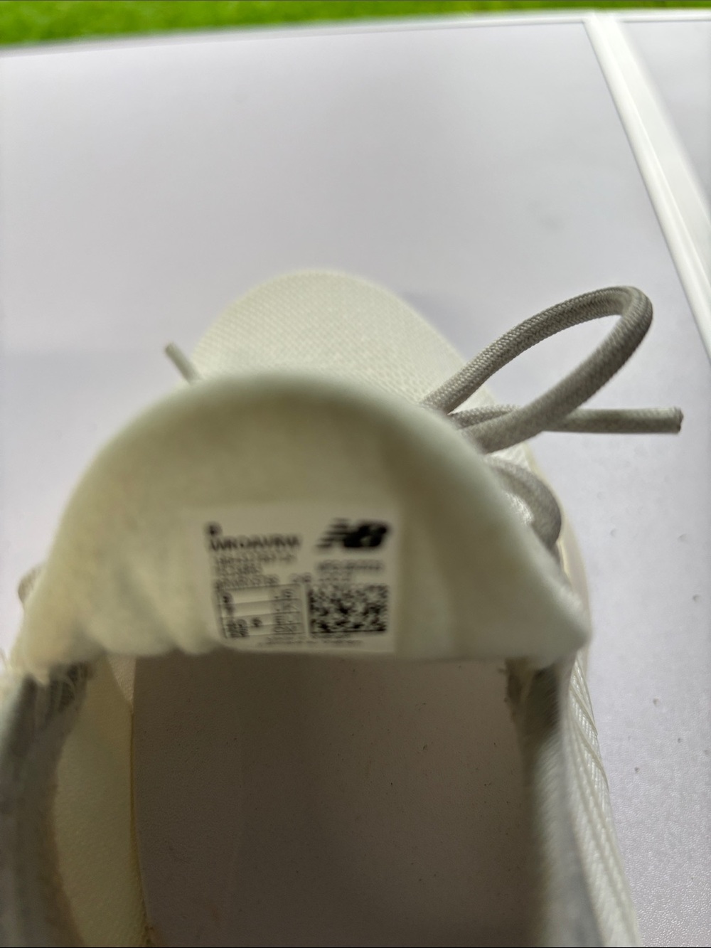 New Balance Lightweight Knit Trainers - Cream & Light Gray - Picture 5 of 12